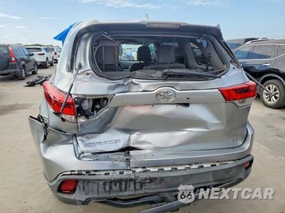 Zdjęcie 6 z 13 samochodu: 2018 TOYOTA HIGHLANDER XLE VIN:5TDKZRFH6JS532433 - miniatura