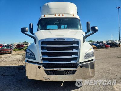 Piąte zdjęcie samochodu w środku: 2020 FREIGHTLINER CASCADIA 116 SEMI TRUCK VIN:1FUBHTDV2LLLX7482 - miniatura