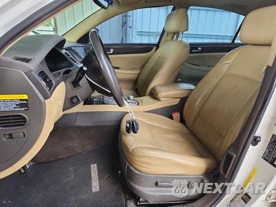 Zdjęcie 7 z 12 samochodu: 2011 HYUNDAI GENESIS 4.6L VIN:KMHGC4DF6BU132957 - miniatura