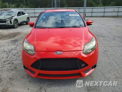 Piąte zdjęcie samochodu w środku: 2014 FORD FOCUS ST VIN:1FADP3L98EL139457 - miniatura