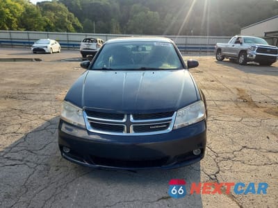 Piąte zdjęcie samochodu w środku: 2011 DODGE AVENGER LUX VIN:1B3BD2FG0BN524091 - miniatura