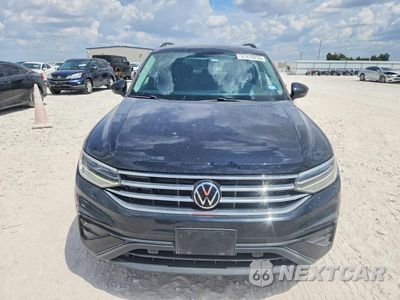 Piąte zdjęcie samochodu w środku: 2022 VOLKSWAGEN TIGUAN S VIN:3VV1B7AX4NM110090 - miniatura