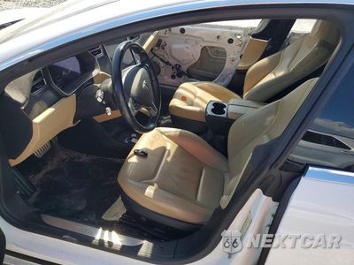 Zdjęcie 7 z 12 samochodu: 2015 TESLA MODEL S 85D VIN:5YJSA1H22FFP74956 - miniatura