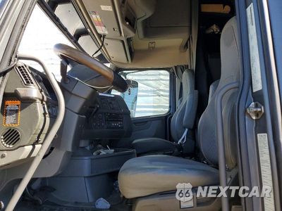 Zdjęcie 7 z 14 samochodu: 2023 VOLVO VNL SEMI TRUCK VIN:4V4NC9EJ3PN307487 - miniatura