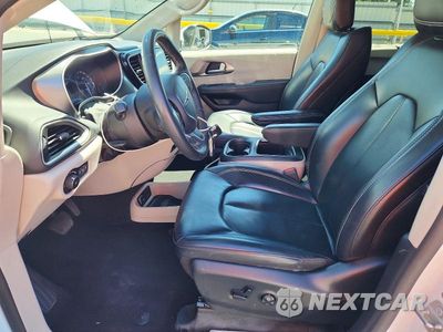 Zdjęcie 7 z 13 samochodu: 2023 CHRYSLER PACIFICA TOURING L VIN:2C4RC1BG8PR566762 - miniatura