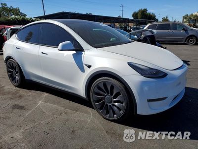 Czwarte zdjęcie samochodu z boku: 2020 TESLA MODEL Y VIN:5YJYGDEF1LF033694 - miniatura