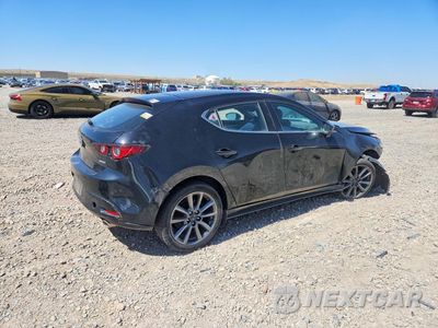 Trzecie zdjęcie samochodu z tyłu: 2022 MAZDA 3 SELECT VIN:JM1BPAKLXN1518328 - miniatura
