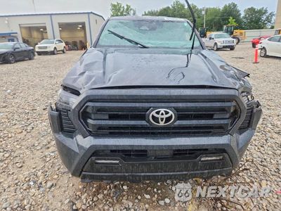Piąte zdjęcie samochodu w środku: 2025 TOYOTA TACOMA SR5 VIN:3TMLB5JN8SM207704 - miniatura