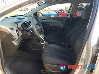 Zdjęcie 7 z 12 samochodu: 2013 CHEVROLET SONIC LT VIN:1G1JC6SB4D4110912 - miniatura