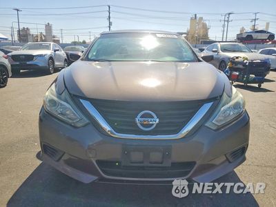 Piąte zdjęcie samochodu w środku: 2016 NISSAN ALTIMA VIN:1N4AL3AP4GN332468 - miniatura
