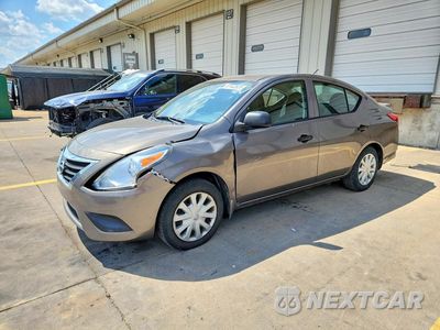 2015 NISSAN VERSA 1.6 S PLUS 3N1CN7APXFL844810 - główne zdjęcie licytacji z USA - miniatura