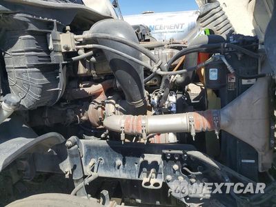 Zdjęcie 10 z 13 samochodu: 2016 FREIGHTLINER CASCADIA 125 VIN:3AKBGDD57GSGU9465 - miniatura