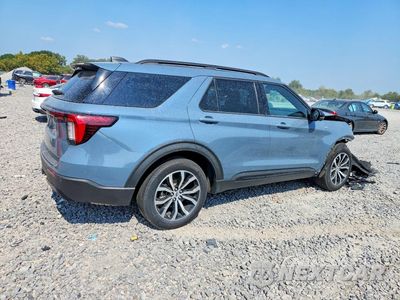 Trzecie zdjęcie samochodu z tyłu: 2025 FORD EXPLORER ST-LINE VIN:1FMUK7KH8SGB93401 - miniatura