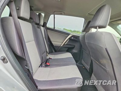 Zdjęcie 11 z 13 samochodu: 2015 TOYOTA RAV4 XLE VIN:JTMRFREV5FJ041645 - miniatura