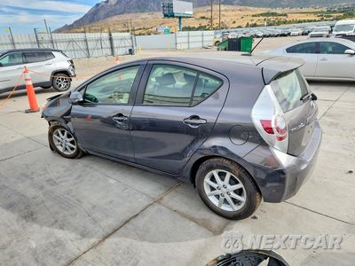 Drugie zdjęcie samochodu z przodu: 2014 TOYOTA PRIUS C THREE VIN:JTDKDTB39E1562101 - miniatura