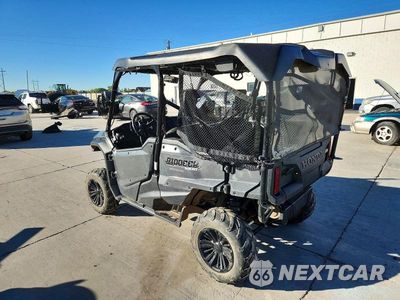 Trzecie zdjęcie samochodu z tyłu: 2016 HONDA SXS1000M UTILITY VEHICLE VIN:1HFVE04P3G4001022 - miniatura