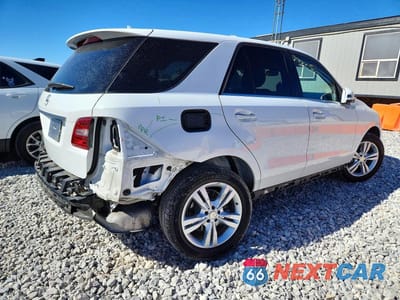 Trzecie zdjęcie samochodu z tyłu: 2015 MERCEDES-BENZ ML 350 VIN:4JGDA5JB2FA557129 - miniatura