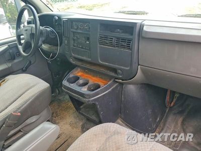 Zdjęcie 8 z 12 samochodu: 2004 GMC SAVANA BOX TRUCK VIN:1GDGG31V941903894 - miniatura