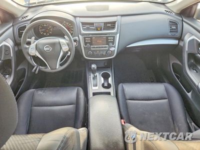 Zdjęcie 8 z 12 samochodu: 2016 NISSAN ALTIMA 2.5 SR VIN:1N4AL3AP5GC274415 - miniatura