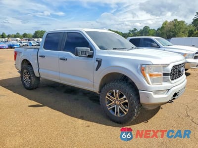 Czwarte zdjęcie samochodu z boku: 2022 FORD F150 SUPERCREW VIN:1FTFW1E5XNKE14403 - miniatura