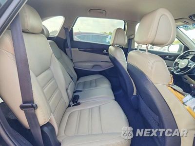 Zdjęcie 11 z 13 samochodu: 2016 KIA SORENTO EX VIN:5XYPH4A11GG001085 - miniatura