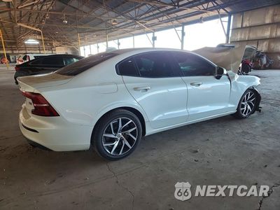 Trzecie zdjęcie samochodu z tyłu: 2019 VOLVO S60 T6 MOMENTUM VIN:7JRA22TK0KG017299 - miniatura