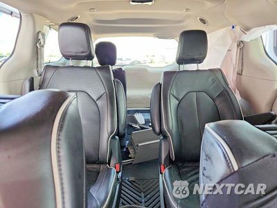 Zdjęcie 10 z 13 samochodu: 2023 CHRYSLER PACIFICA HYBRID LIMITED VIN:2C4RC1S78PR592620 - miniatura