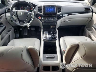 Zdjęcie 8 z 13 samochodu: 2017 HONDA PILOT TOURING VIN:5FNYF6H98HB023398 - miniatura