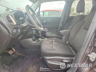 Zdjęcie 7 z 12 samochodu: 2017 JEEP RENEGADE SPORT VIN:ZACCJBABXHPG00164 - miniatura