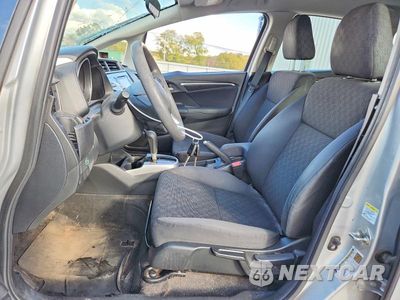 Zdjęcie 7 z 12 samochodu: 2015 HONDA FIT LX VIN:3HGGK5H54FM738056 - miniatura