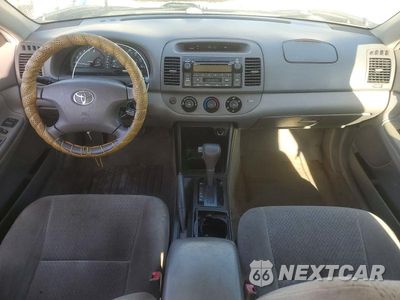 Zdjęcie 8 z 12 samochodu: 2002 TOYOTA CAMRY LE V6 VIN:4T1BF30K52U521331 - miniatura