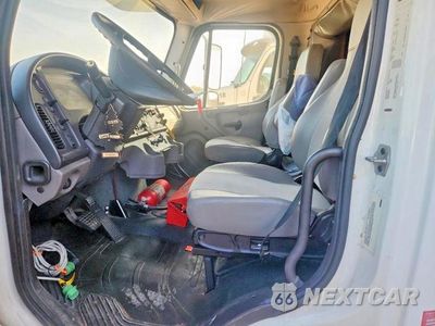 Zdjęcie 7 z 13 samochodu: 2018 FREIGHTLINER 106MDM VIN:1FVACWFC9JHJY3017 - miniatura