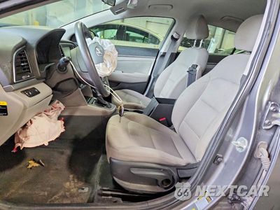 Zdjęcie 7 z 13 samochodu: 2018 HYUNDAI ELANTRA SEL VIN:5NPD84LF5JH306925 - miniatura
