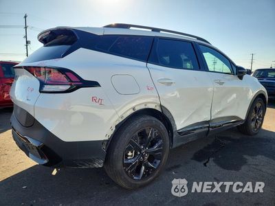 Trzecie zdjęcie samochodu z tyłu: 2025 KIA SPORTAGE X LINE VIN:KNDPYDDH8S7201394 - miniatura