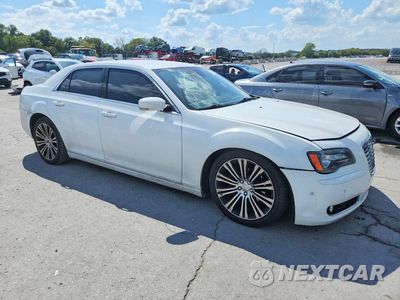 Czwarte zdjęcie samochodu z boku: 2013 CHRYSLER 300 S VIN:2C3CCABG1DH577503 - miniatura