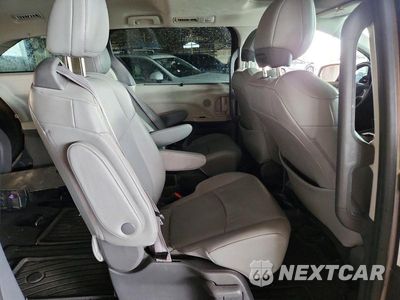 Zdjęcie 10 z 13 samochodu: 2021 TOYOTA SIENNA XLE VIN:5TDYRKEC4MS062575 - miniatura
