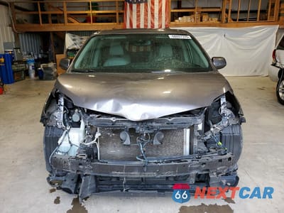 Piąte zdjęcie samochodu w środku: 2019 TOYOTA SIENNA XLE 8-PASSENGER VIN:5TDYZ3DC6KS019909 - miniatura