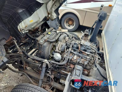 Zdjęcie 11 z 12 samochodu: 2004 ISUZU NPR HD BOX TRUCK VIN:4KLB4B1U64J802658 - miniatura
