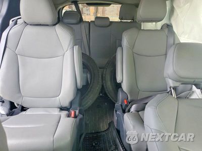 Zdjęcie 10 z 13 samochodu: 2025 TOYOTA SIENNA XLE 7-PASSENGER VIN:5TDJSKFC7SS165894 - miniatura