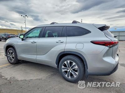 Drugie zdjęcie samochodu z przodu: 2024 TOYOTA HIGHLANDER XLE VIN:5TDKDRBH8RS529372 - miniatura