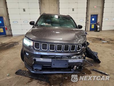 Piąte zdjęcie samochodu w środku: 2024 JEEP COMPASS LATITUDE VIN:3C4NJDBN4RT607733 - miniatura