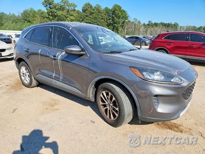 Czwarte zdjęcie samochodu z boku: 2021 FORD ESCAPE SE VIN:1FMCU9G63MUA83644 - miniatura