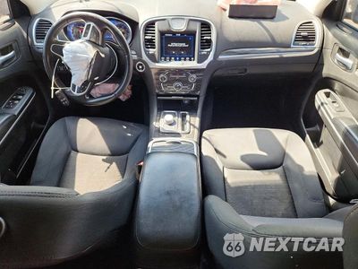Zdjęcie 8 z 12 samochodu: 2019 CHRYSLER 300 TOURING VIN:2C3CCAAG0KH667143 - miniatura