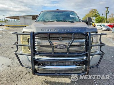 Piąte zdjęcie samochodu w środku: 2017 FORD F250 SUPER DUTY VIN:1FT7W2B65HEF34247 - miniatura