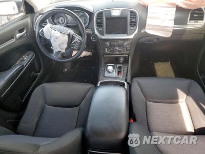 Zdjęcie 8 z 12 samochodu: 2020 CHRYSLER 300 TOURING VIN:2C3CCAAG7LH181558 - miniatura