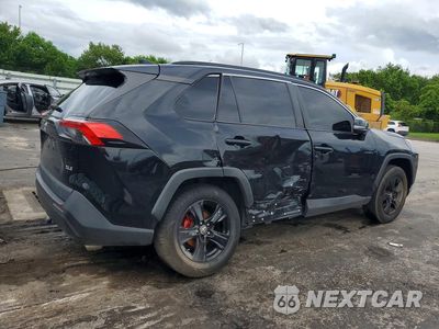 Trzecie zdjęcie samochodu z tyłu: 2021 TOYOTA RAV4 XLE VIN:2T3W1RFV3MW147199 - miniatura