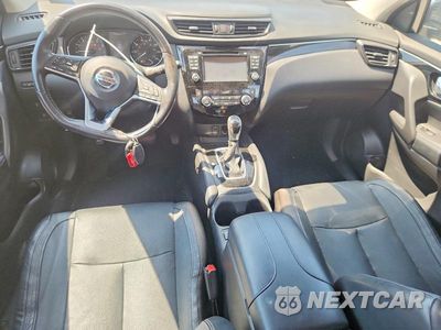 Zdjęcie 8 z 12 samochodu: 2018 NISSAN ROGUE SPORT SL VIN:JN1BJ1CPXJW101312 - miniatura