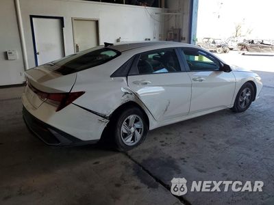 Trzecie zdjęcie samochodu z tyłu: 2026 HYUNDAI ELANTRA SE VIN:KMHLL4DG8TU165323 - miniatura
