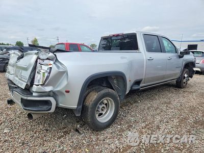 Trzecie zdjęcie samochodu z tyłu: 2022 CHEVROLET SILVERADO K3500 HIGH COUNTRY VIN:1GC4YVEY5NF313071 - miniatura