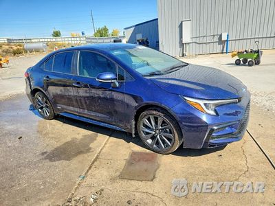 Czwarte zdjęcie samochodu z boku: 2024 TOYOTA COROLLA HYBRID SE VIN:JTDBDMHE2RJ005096 - miniatura